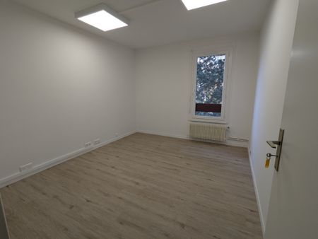 Location Appartement 3 pièces 65m² CHAMALIERES 63400 - Photo 3