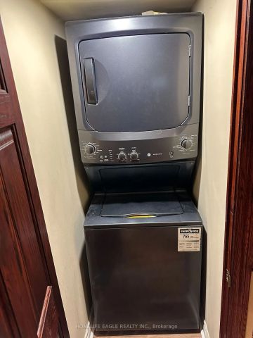 Detached Home For Lease | N9246977 - Photo 3