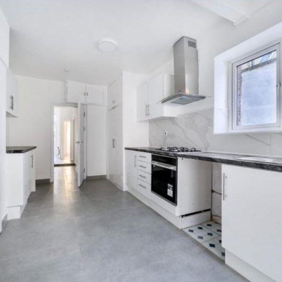 5 bedroom terraced house to rent - Photo 1