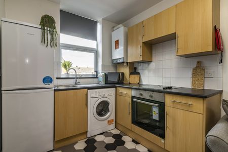 Flat 6 The Rayner Building – 2 Bed - Photo 3