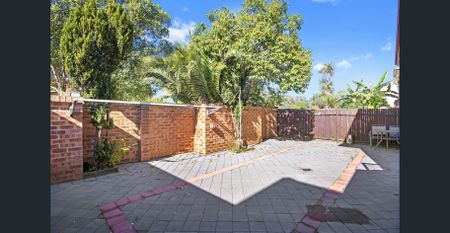 Extra Large Townhouse In Peaceful Location !! - Photo 2