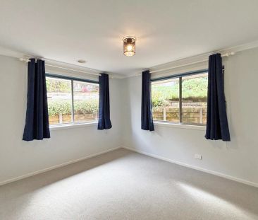 Large Family Home - Photo 2