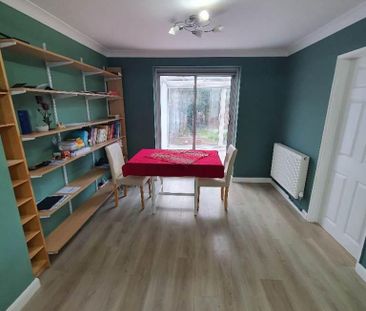 1 bedroom in a flat share to rent - Photo 1