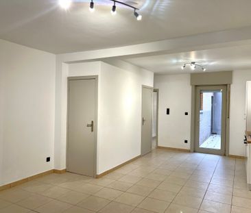 Woning met 2 slaapkamers en koer. - Foto 4