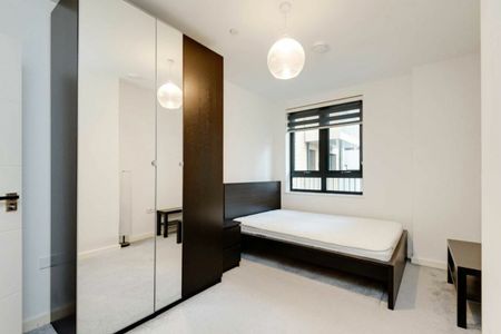 Lakeside Drive, NW10, London - Photo 3
