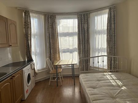 Studio to rent - Photo 4