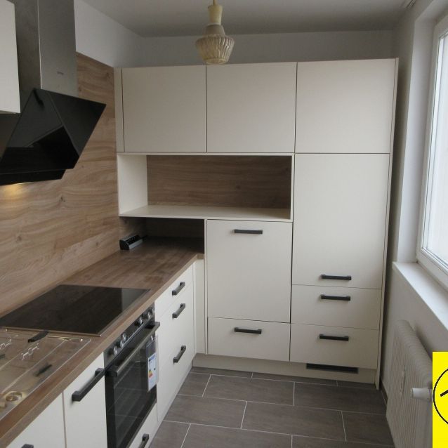 Unbefristeter Erstbezug nach Generalsanierung mit Balkon - Photo 1