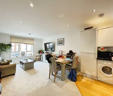 York Road, Weybridge, Surrey, KT13 9DT - Photo 2