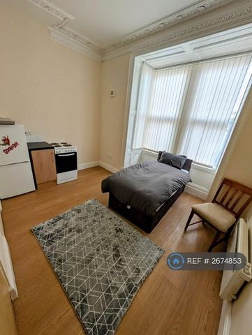 Studio to rent - Photo 4