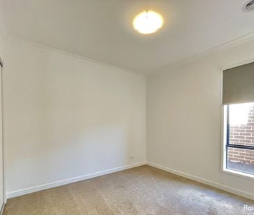 Beautiful 4 Bedroom house in Clyde! - Photo 4