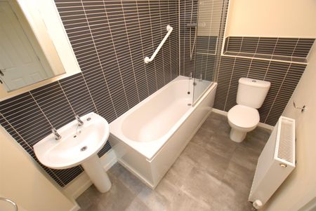 Chamberlain Close, Uttoxeter - Photo 4