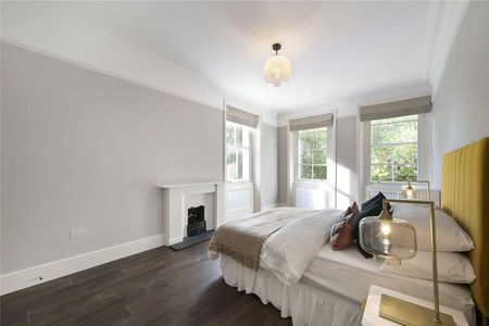 Wonderful lateral one bedroom apartment in South Kensington located close to all the local amenities. - Photo 2