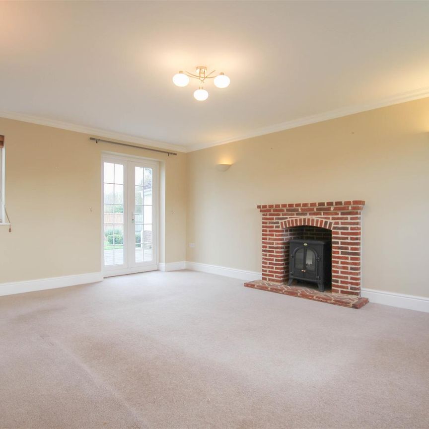 Haverhill Road, Castle Camps, Cambridge - Photo 1