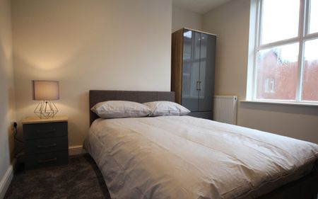 3 Bed - 32 Back Regent Park Terrace, Hyde Park, Leeds - LS6 2FH - Student - Photo 3