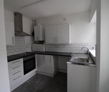 House - Terraced For Rent Clydach Road, Tonypandy - Photo 4