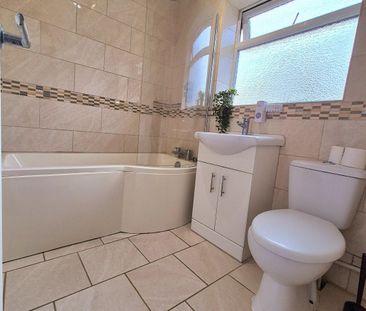2 bed Semi-detached in Stokenchurch , High Wycombe, HP14 3QJ - Photo 6