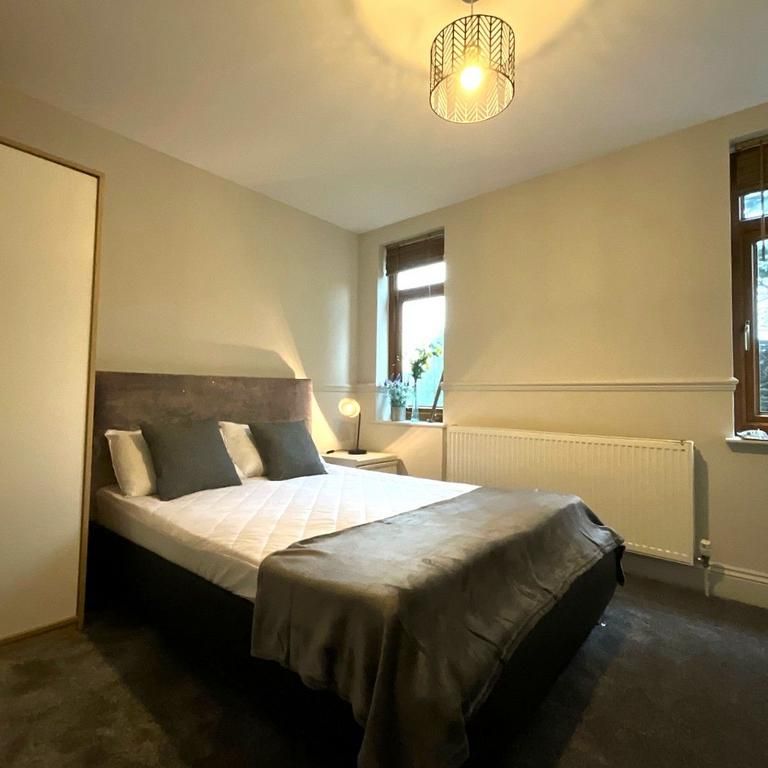 1 bedroom in a house share to rent - Photo 1