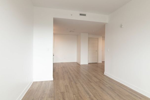 30 Saint Joseph Boulevard Est - Photo 1