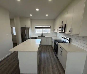 3BED-2.5BATH MAIN FLOOR FOR RENT IN THE ORCHARDS - DOUBLE GARAGE — 3 Bedrooms Main Floor - Photo 1