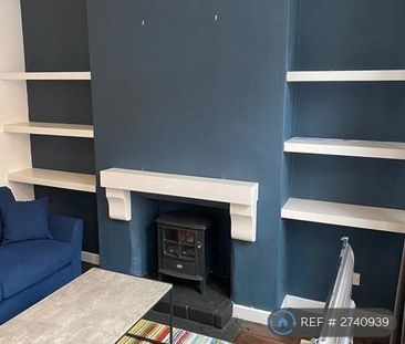 3 bedroom terraced house to rent - Photo 2