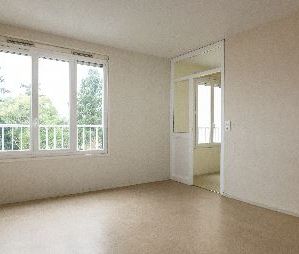 Appartement – Type 4 – 80m² – 345.02 € – LE BLANC - Photo 3