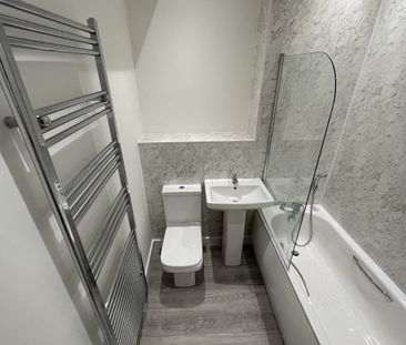 Avenue Road - Photo 3