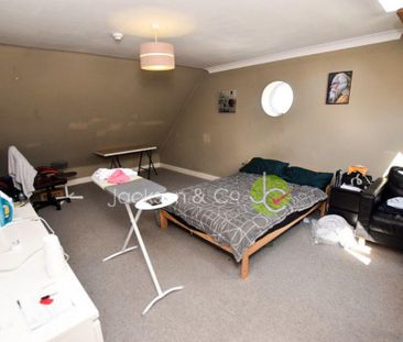 3 bedroom penthouse to rent - Photo 4