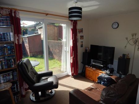 Daffodil Court, Ty Canol, Cwmbran - Photo 3