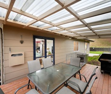 Modern and low-maintenance, this 3-bedroom, 1-bathroom home with a ... - Photo 3