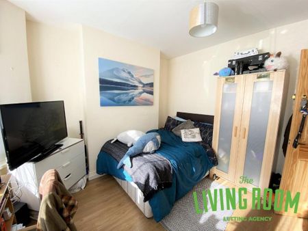 4 bedroom house to rent - Photo 2