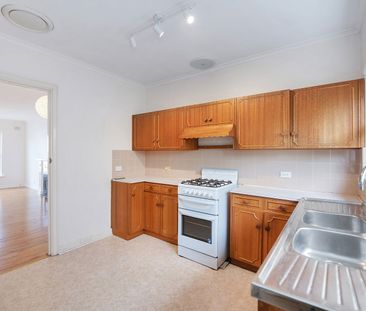 Unit 3/8 Robert Street - Photo 3