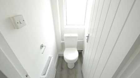 Veritys, Hatfield, AL10 - Photo 2