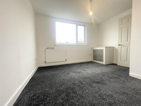 3 bed terraced house to rent in Laithe Street, Burnley, BB11 - Photo 5