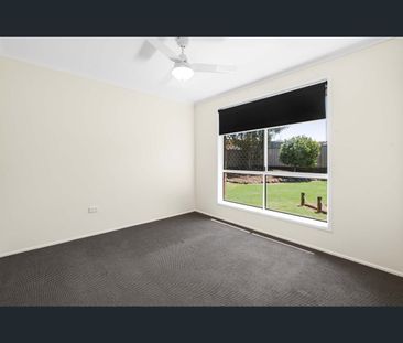 21 Halsworth Street, Cranley, Qld 4350 - Photo 2