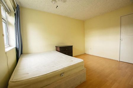 4 bedroom apartment to rent - Photo 4