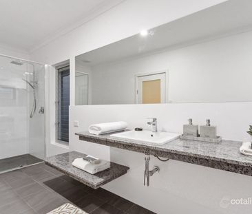 SUPERIOR LIVING IN HAMILTON HILL - Photo 4