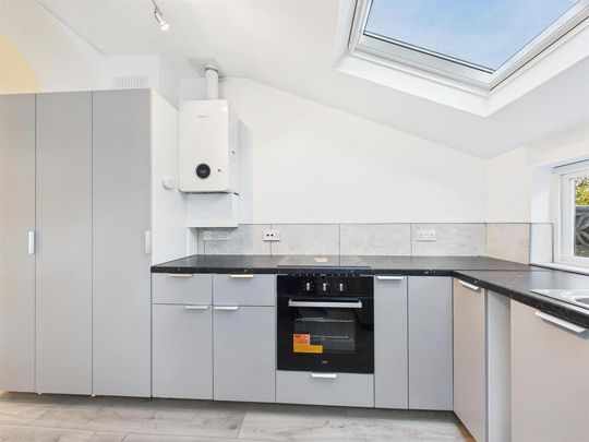 3 bedroom semi-detached house to rent - Photo 1