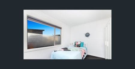 Spacious, Low-Maintenance Townhouse in a Convenient Location - Photo 4