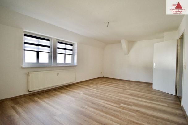 Geräumige 2-Raum-Dachgeschosswohnung in Deutscheinsiedel - Photo 1