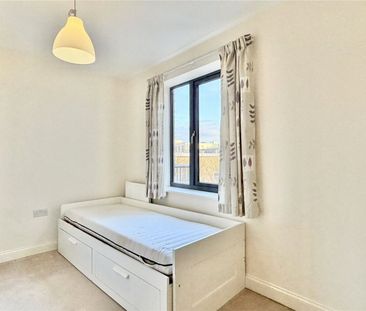 1 Mornington Close, London, NW9 - Photo 3