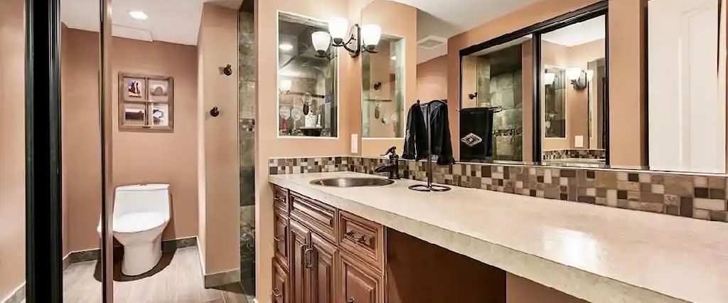 Prime location, lower level room for rent $600 — 3 Bedrooms Room For Rent - Photo 1