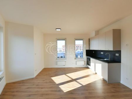 Pronájem bytu 1+kk 33 m2 - Fotografie 3