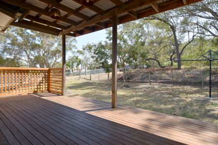 :: Beautiful Move-In Ready Home in South Gladstone - Photo 5