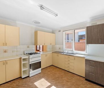 Family Home in Prime Location - Photo 4