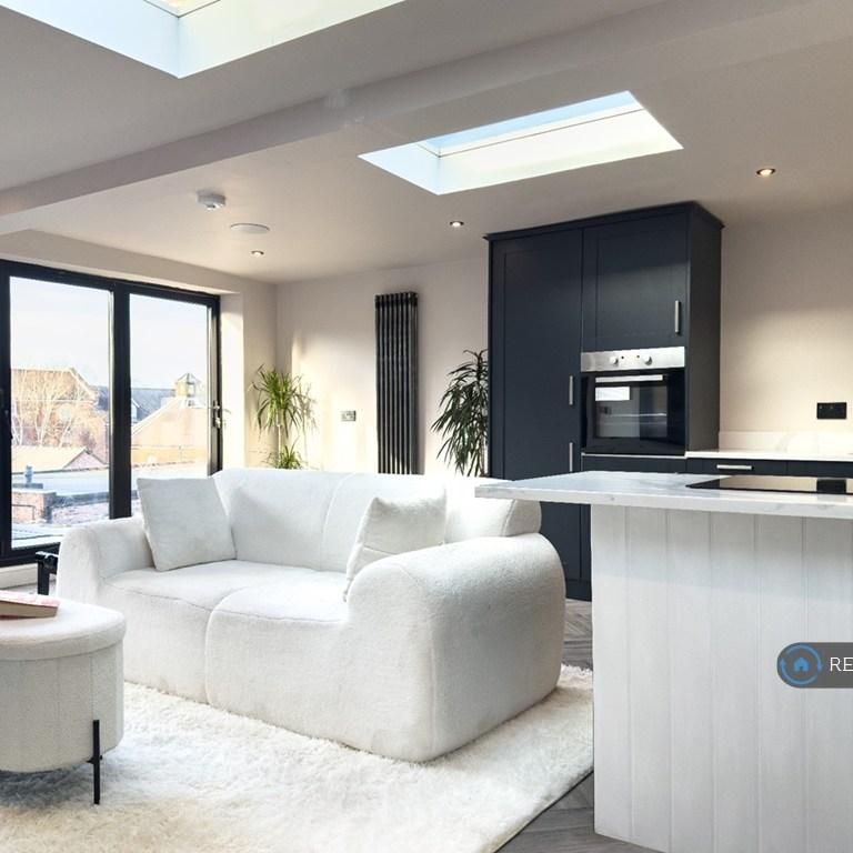 3 bedroom penthouse to rent - Photo 1