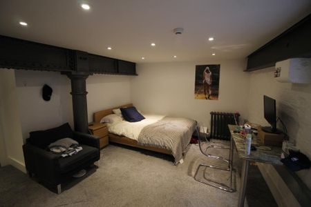 4 bedroom flat to rent - Photo 3