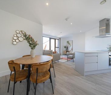 2 bedroom flat to rent - Photo 2