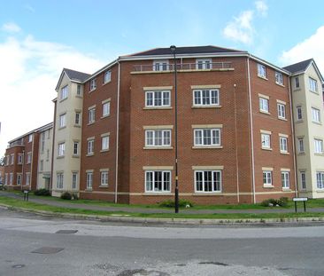 2 BEDROOM Apartment - Ground Floor - Photo 1