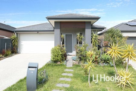19 Banbury Street, Williams Landing VIC - Photo 5