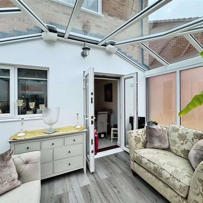 3 bedroom semi-detached house to rent - Photo 1